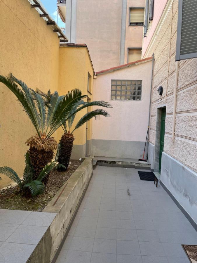 Appartamento Stella Marina In Pieno Centro Di Pietra Ligure Sulla Passeggiata E A Un Passo Dal Mare المظهر الخارجي الصورة