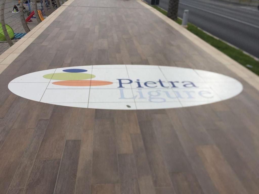 Appartamento Stella Marina In Pieno Centro Di Pietra Ligure Sulla Passeggiata E A Un Passo Dal Mare المظهر الخارجي الصورة