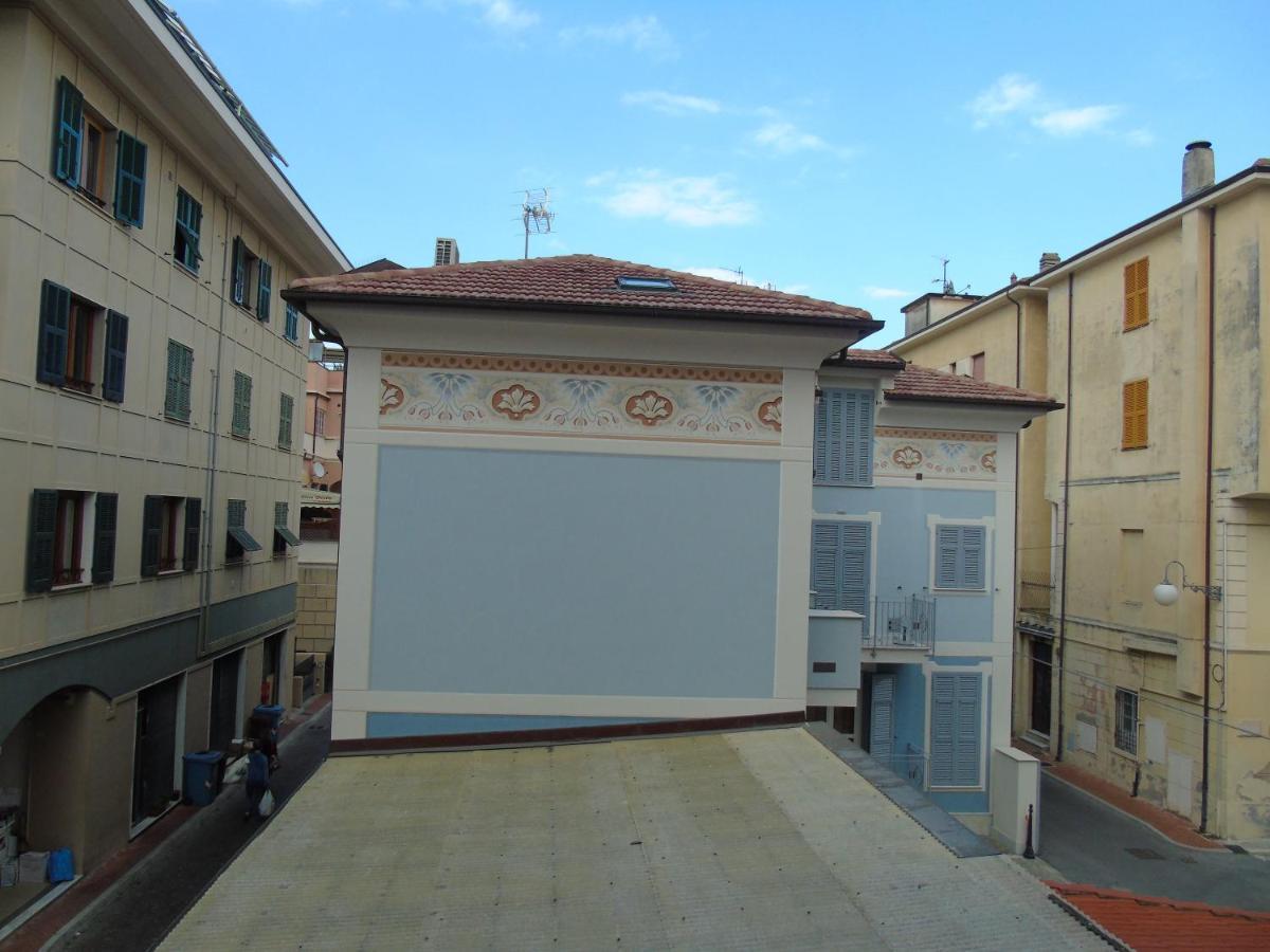 Appartamento Stella Marina In Pieno Centro Di Pietra Ligure Sulla Passeggiata E A Un Passo Dal Mare المظهر الخارجي الصورة